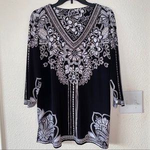 Black and White V-Neck Tunic